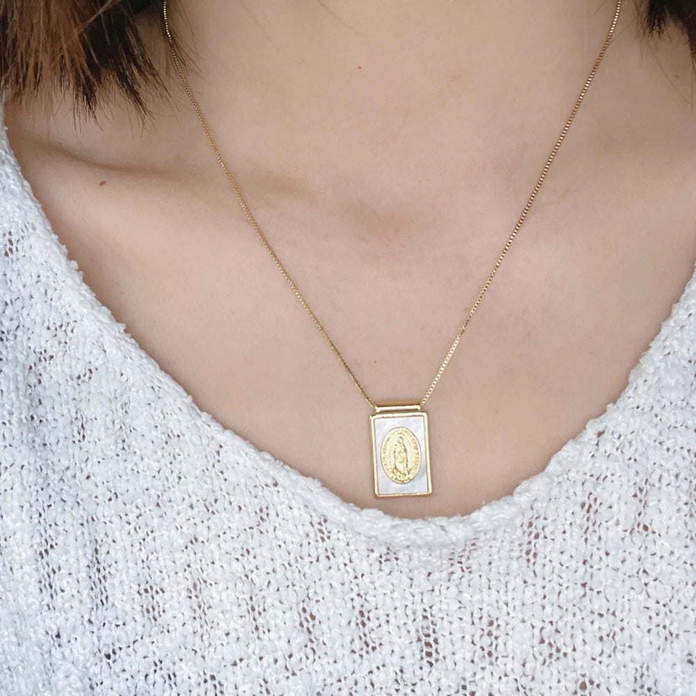 Gold Shell Pendant Necklace