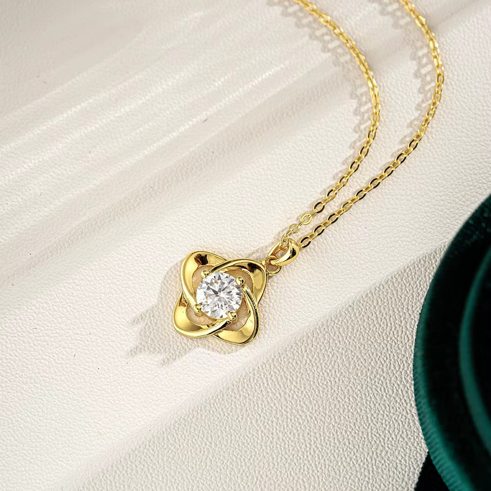 Eternal Clover Moissanite Necklace