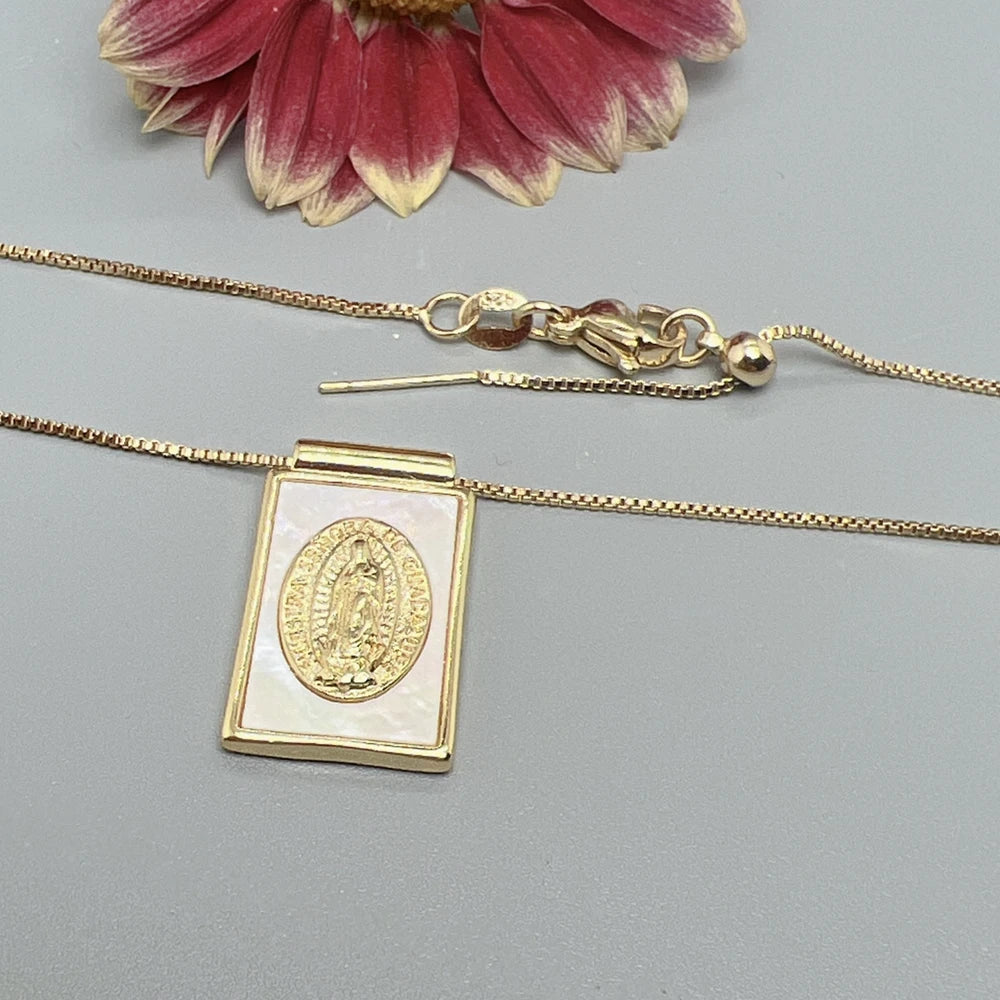 Gold Shell Pendant Necklace